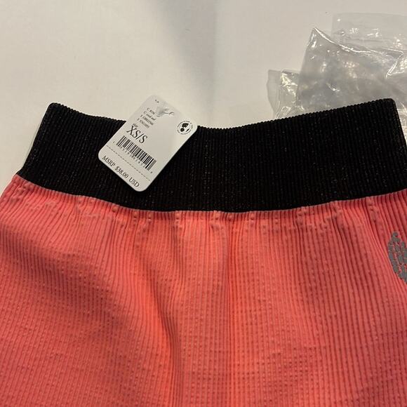 Free People NWT Seamless Short. Coral Reef color - Picture 4 of 5